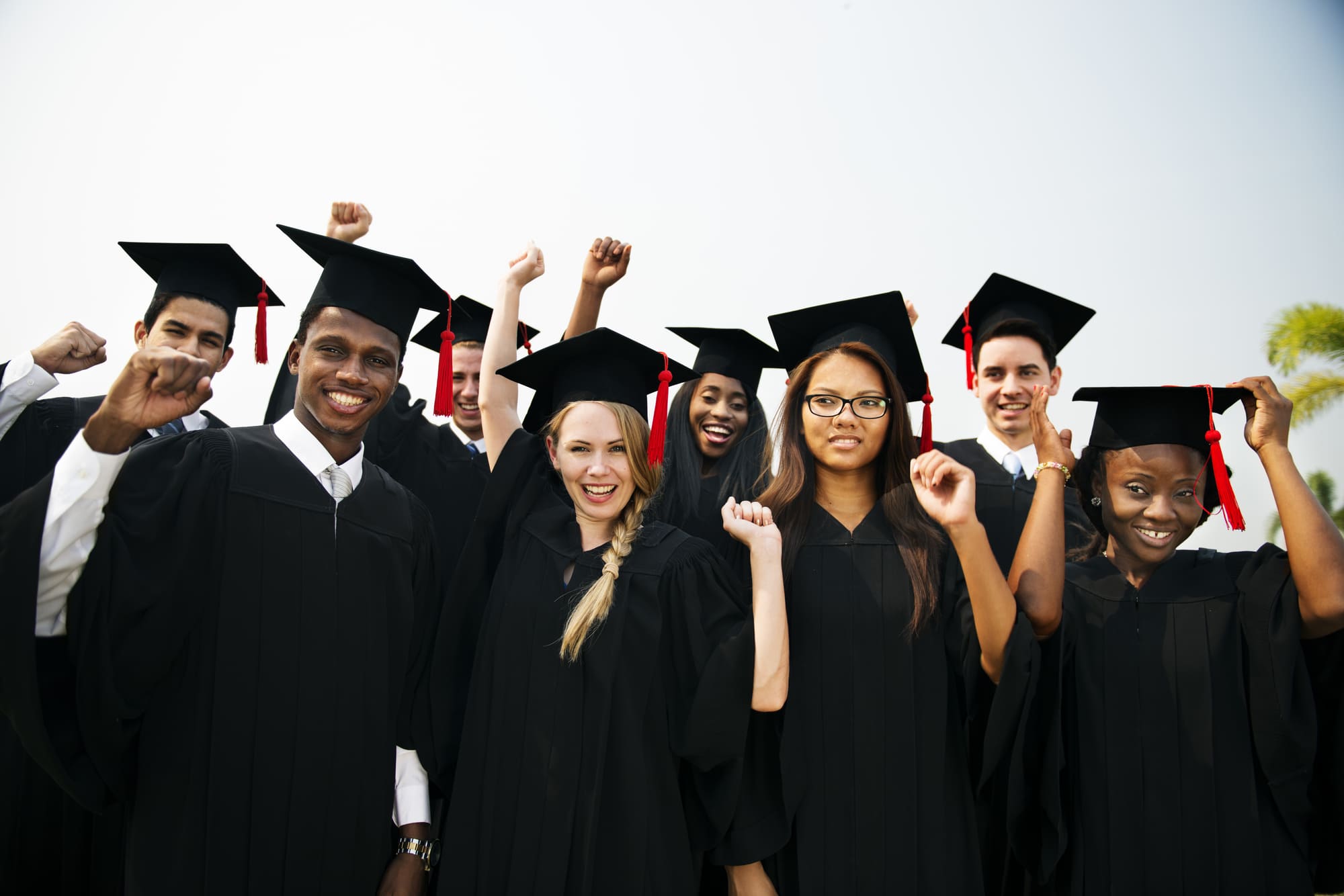 university-graduate-from-entrance